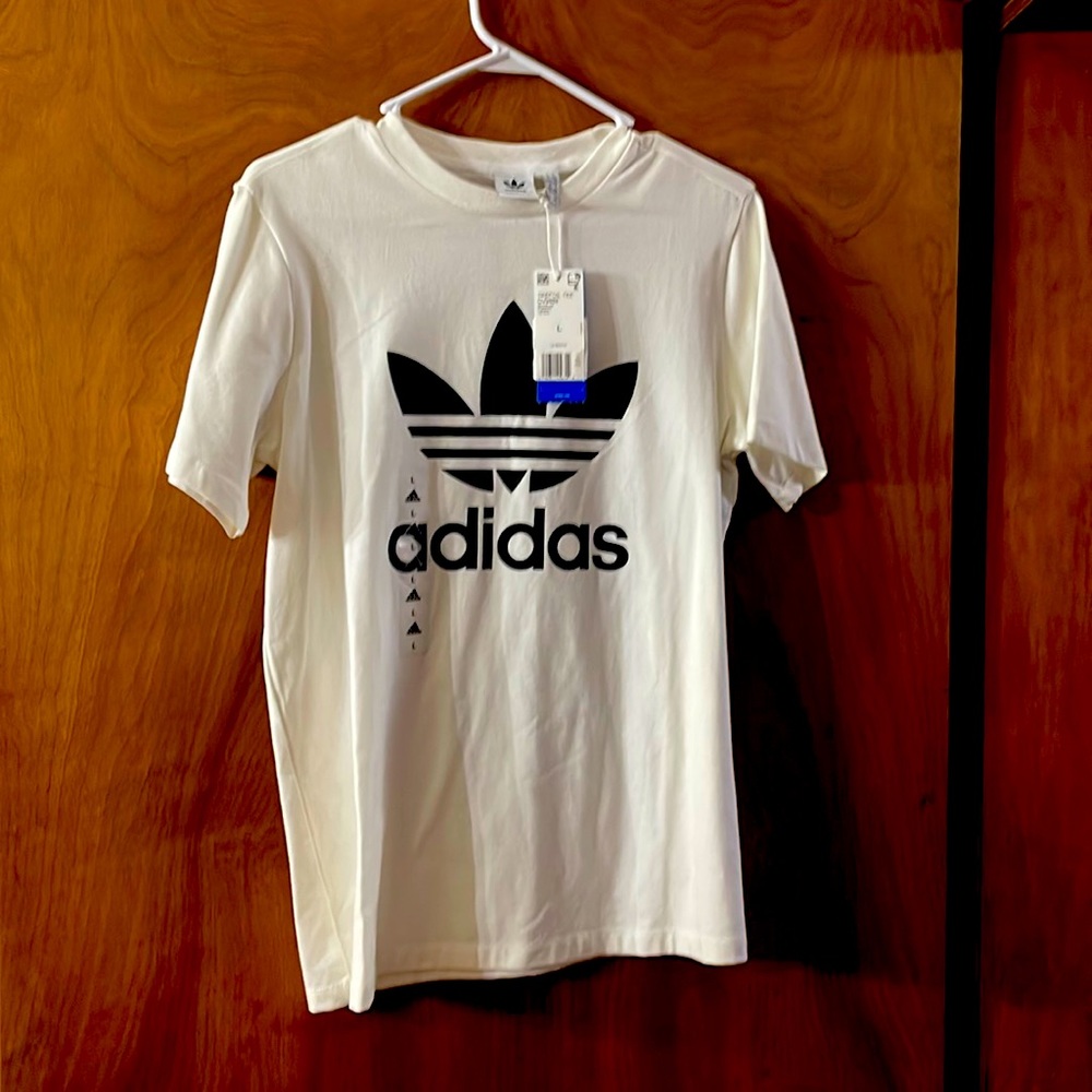 Woman’s size large adidas shirt nwt